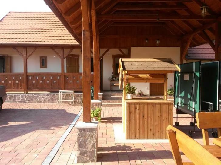 Hotel Martonyi Erdoszeli Vendeghaz Exterior foto