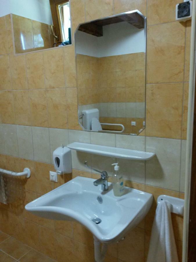 Hotel Martonyi Erdoszeli Vendeghaz Exterior foto
